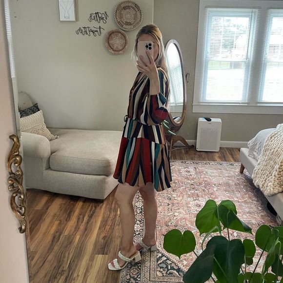 Entro Flowy Dress  - Picture 4 of 8